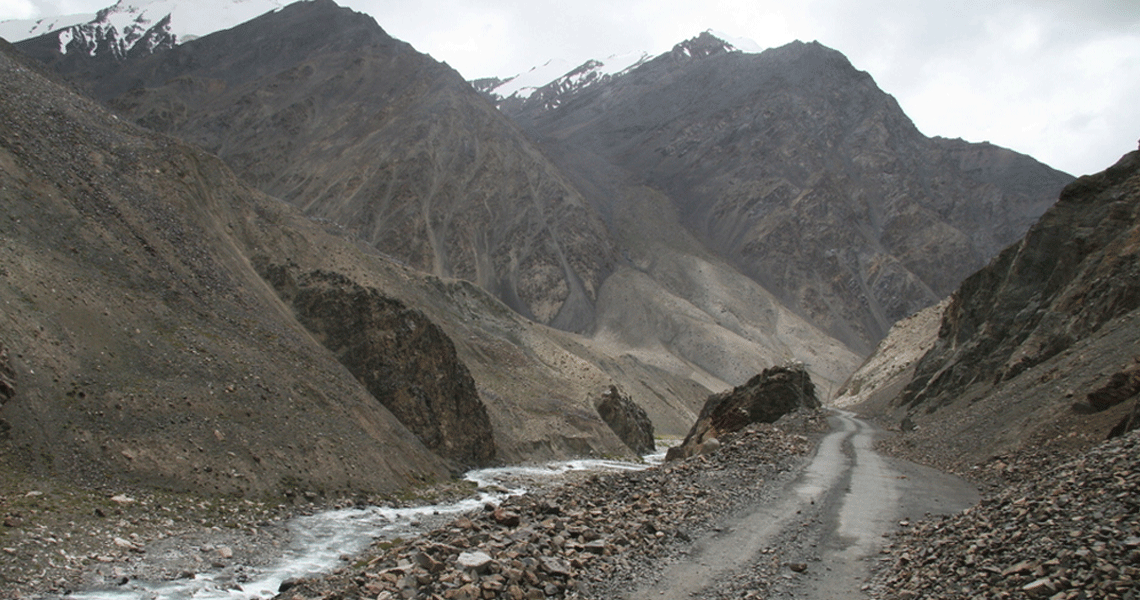 The Most Dangerous Bus Roads in the World - Karakoram Highway, Pakistan